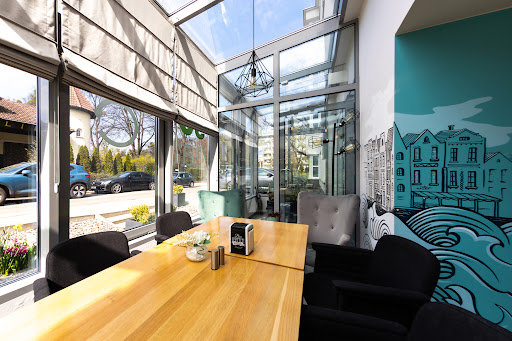 hotel so stay Gdańsk mural wolontariat LPP mehes