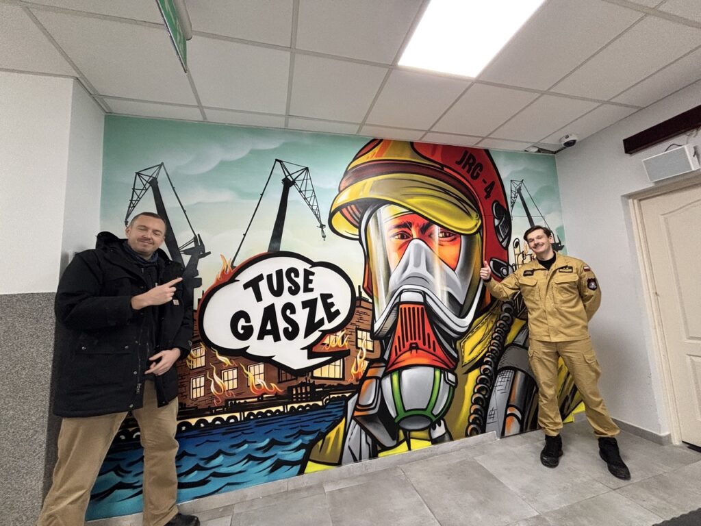 mural dla straży pożarnej w Gdańsku na stoczni