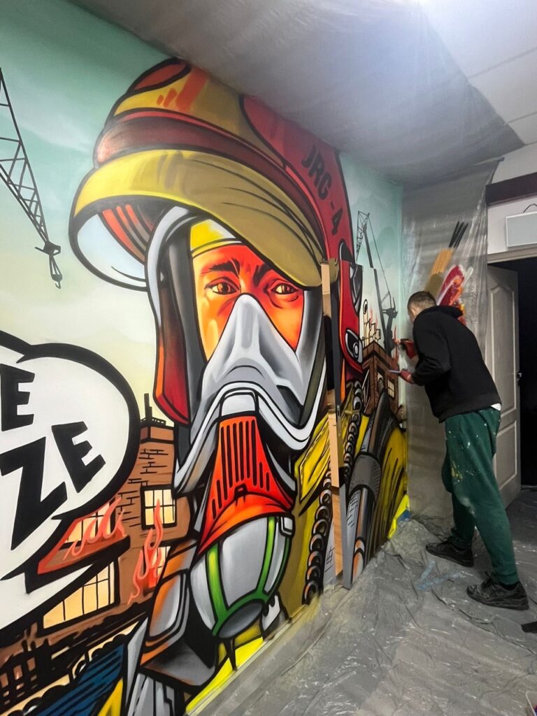 mehes I tuse mural dla strażaków